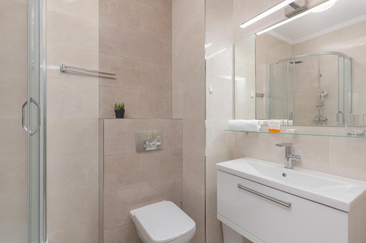 Dzielna Apartment Warsaw Wola By Noclegi Renters Екстер'єр фото