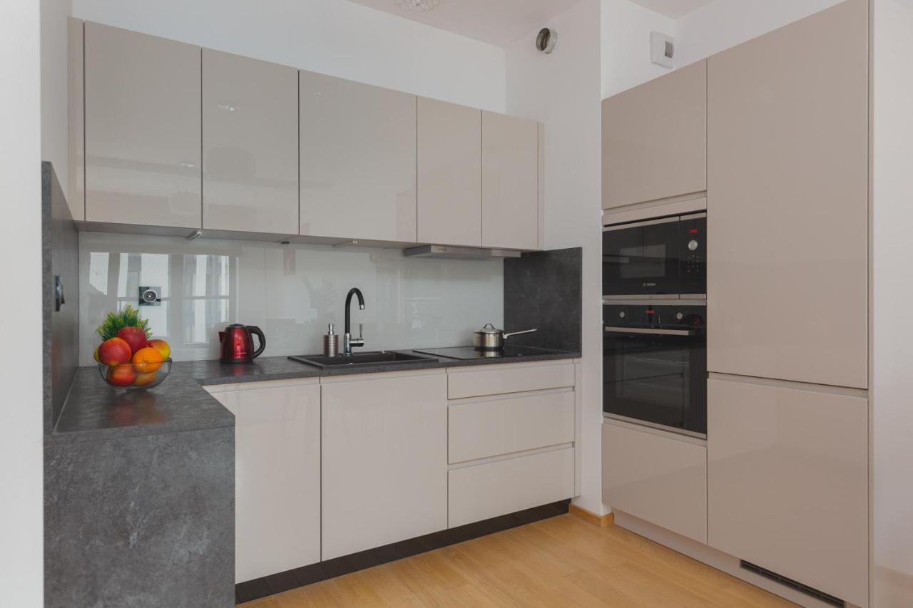 Dzielna Apartment Warsaw Wola By Noclegi Renters Екстер'єр фото