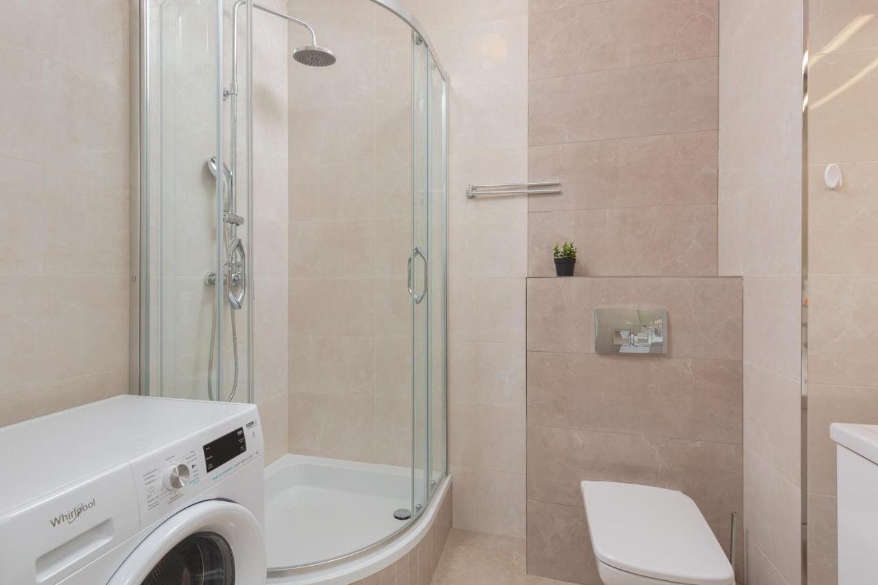 Dzielna Apartment Warsaw Wola By Noclegi Renters Екстер'єр фото